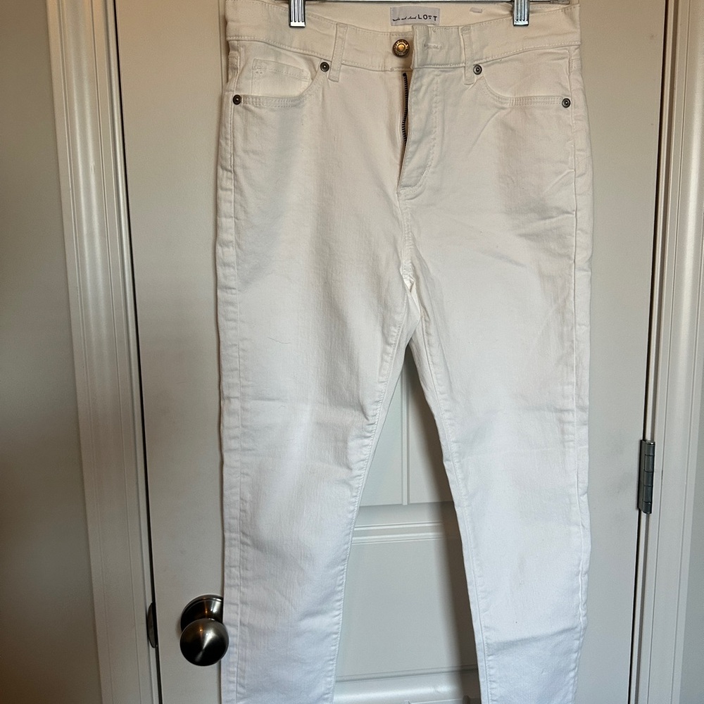 White High-Waisted LOFT skinny Jeans